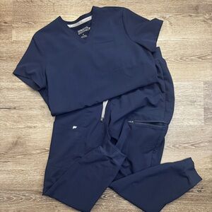 Fabletics Navy Vital 1-Pocket Top + On-Call Jogger size s/s